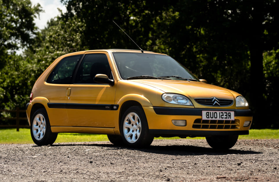 Замена аккумулятора Citroen Saxo