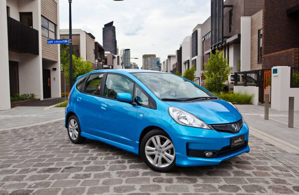 Замена аккумулятора Honda Jazz