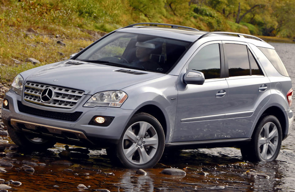 Замена аккумулятора Mercedes M